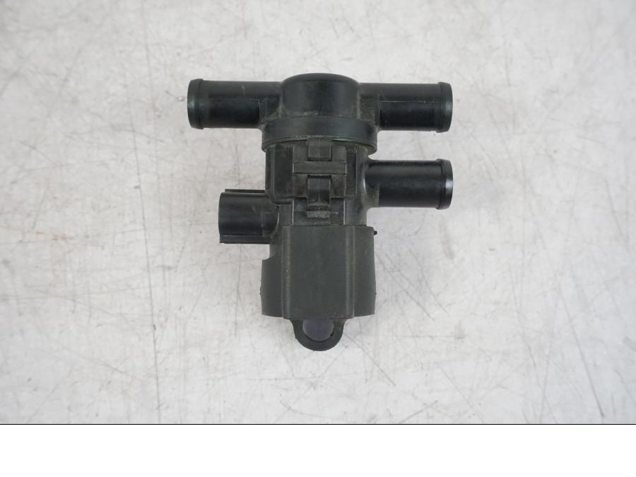 Framsidan på Fuel Evap System från en Yamaha MT-09 -2016 motorcykel.