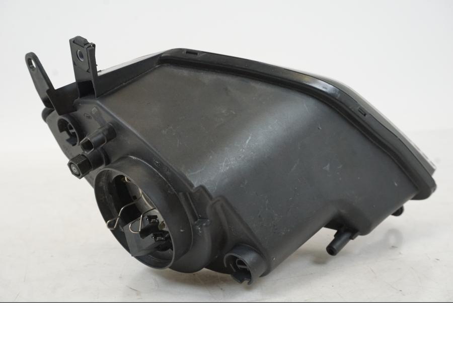 Extrabild3 på Strålkastare från en BMW S 1000 XR -2014 motorcykel.