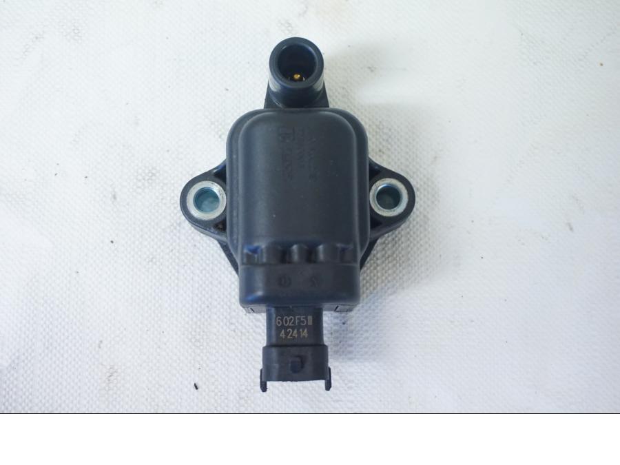 Baksidan på Tändspole från en Ducati 899 Panigale -2015 motorcykel.