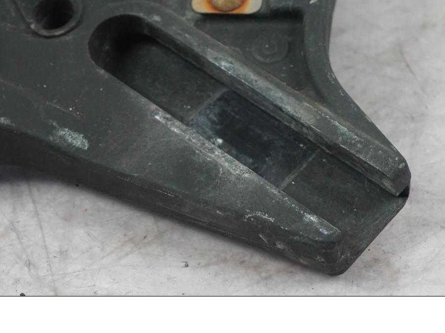 Baksidan på Bromsoksfäste från en BMW S 1000 RR -2010 motorcykel.