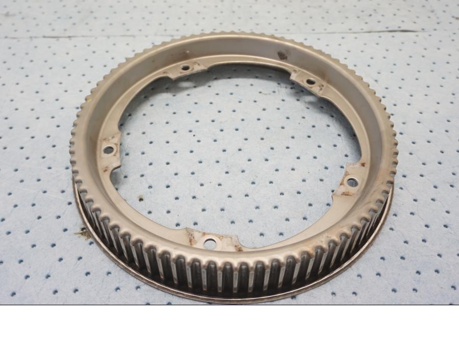 Baksidan på Remdrev från en BMW F 800 ST -2007 motorcykel.