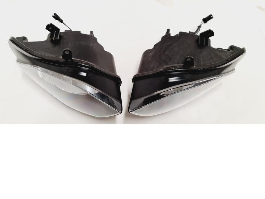 Snett uppifrån på Strålkastare från en BMW R 1200 RS -2014 motorcykel.