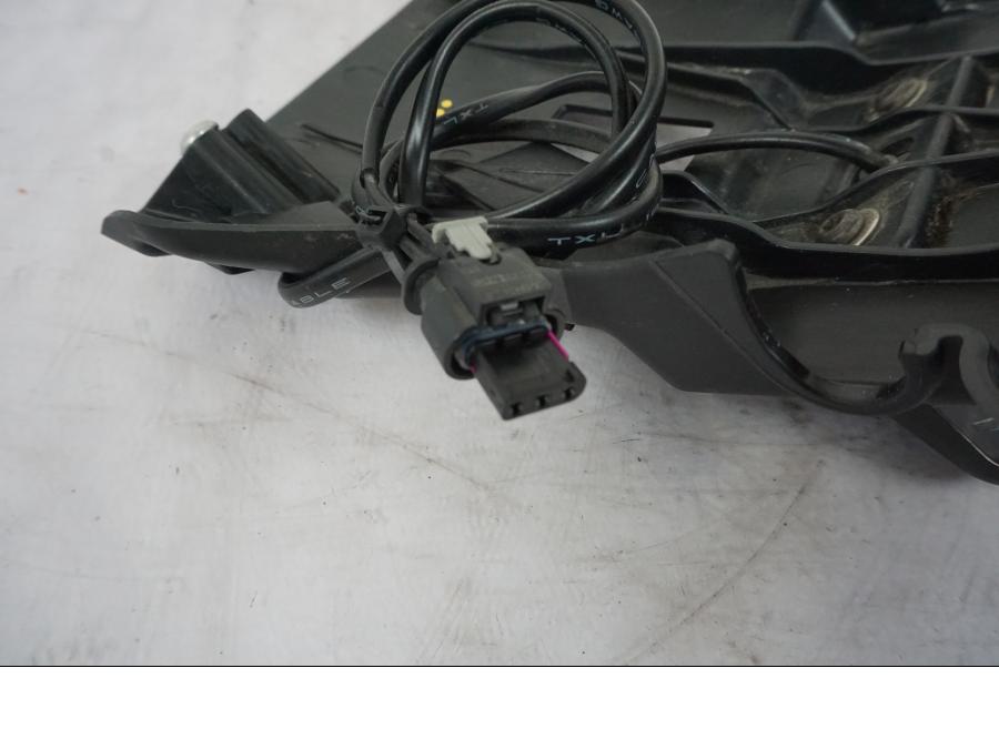 Extrabild2 på Skylthållare från en H-D Softail Sport Glide FLSB -2022 motorcykel.