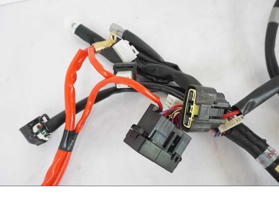 Snett nerifrån på Kabelstam från en Yamaha MT-09 -2020 motorcykel.