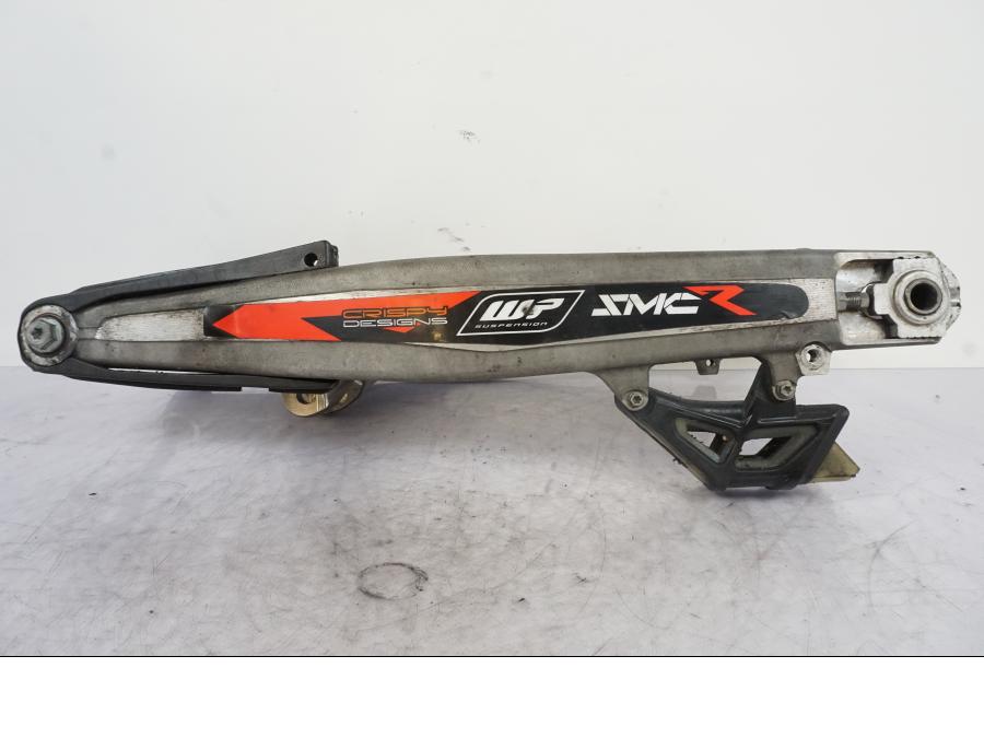 Baksidan på Sving från en KTM 690 SMCR -2016 motorcykel.