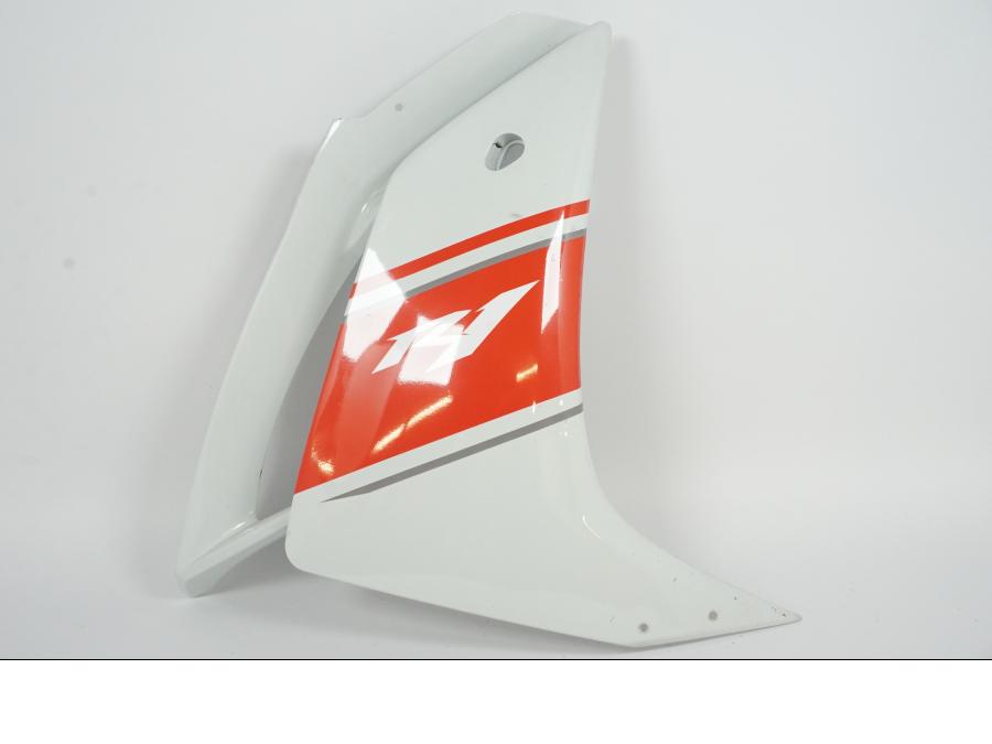 Framsidan på Sidkåpa från en Yamaha YZF 1000 R1 -2007 motorcykel.