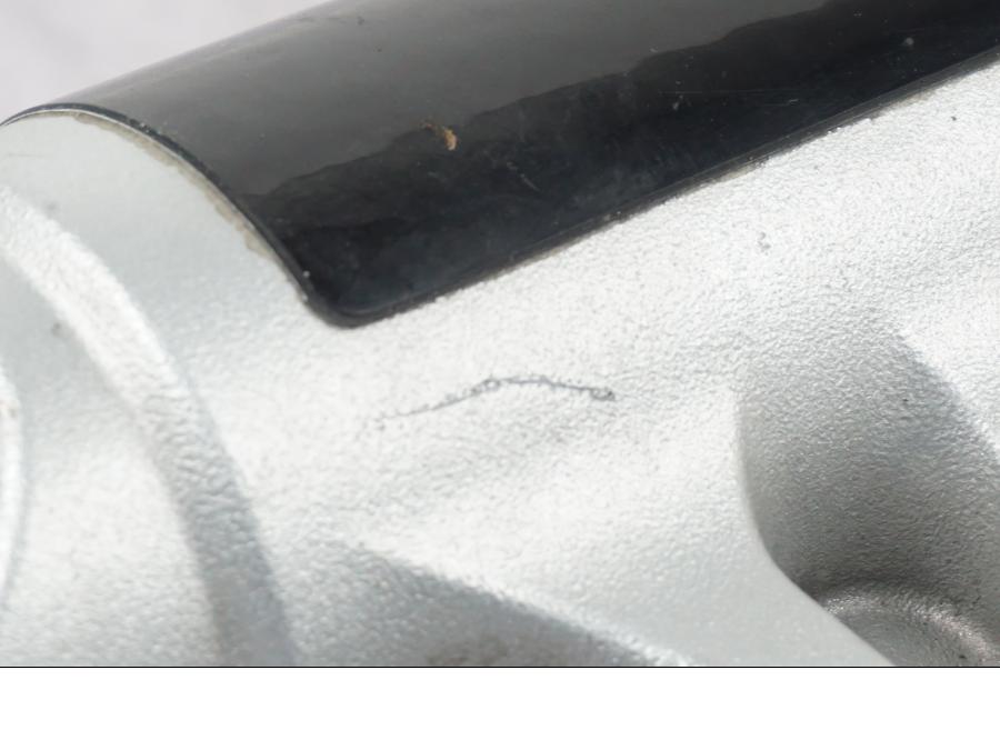 Höger sida på Gaffelben från en BMW R 1200 GS -2005 motorcykel.