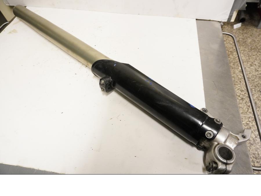 Framsidan på Gaffelben från en Husaberg FS 650 E -2008 motorcykel.