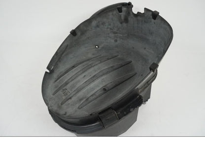 Vänster sida på Luftburk från en BMW F 650 CS -2002 motorcykel.