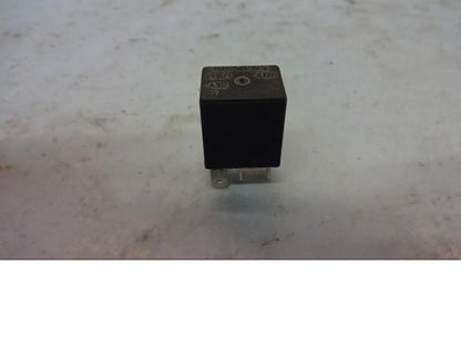 Framsidan på Relä från en Ducati ST2 -2001 motorcykel.