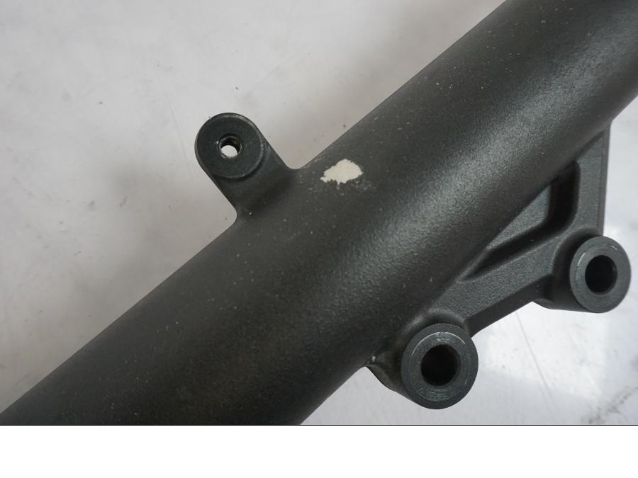 Höger sida på Gaffelben från en Kawasaki ER-6N -2012 motorcykel.