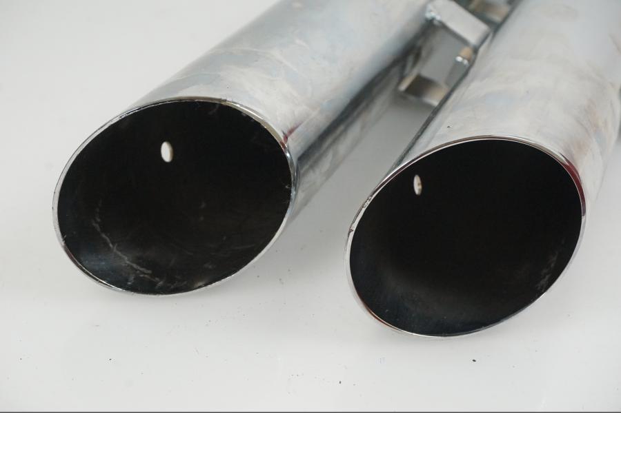 Vänster sida på Ljuddämpare Sport från en H-D Fat Boy -2016 motorcykel.