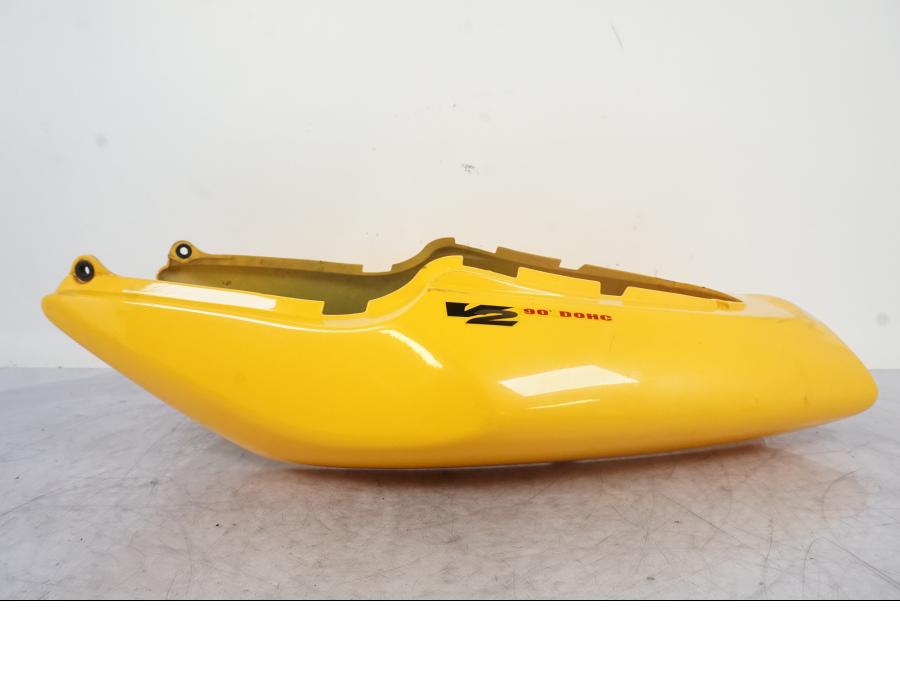 Baksidan på Bakvinge från en Honda VTR 1000 F -1997 motorcykel.