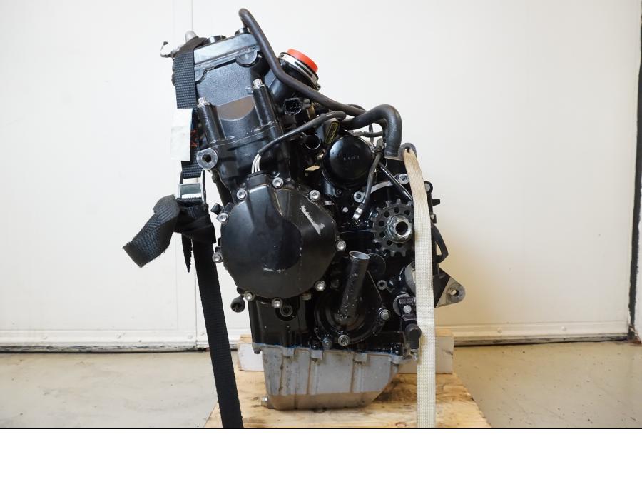 Extrabild1 på Motor från en Kawasaki ZX-6R -2011 motorcykel.