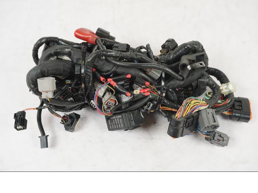 Framsidan på Kabelstam från en Kawasaki ZX-6R -2011 motorcykel.