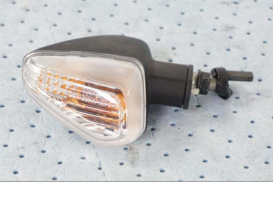 Framsidan på Blinkers från en Suzuki GSX 1300 BK -2008 motorcykel.