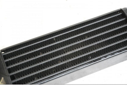 Snett uppifrån på Oljekyl från en BMW K 1200 RS -1998 motorcykel.