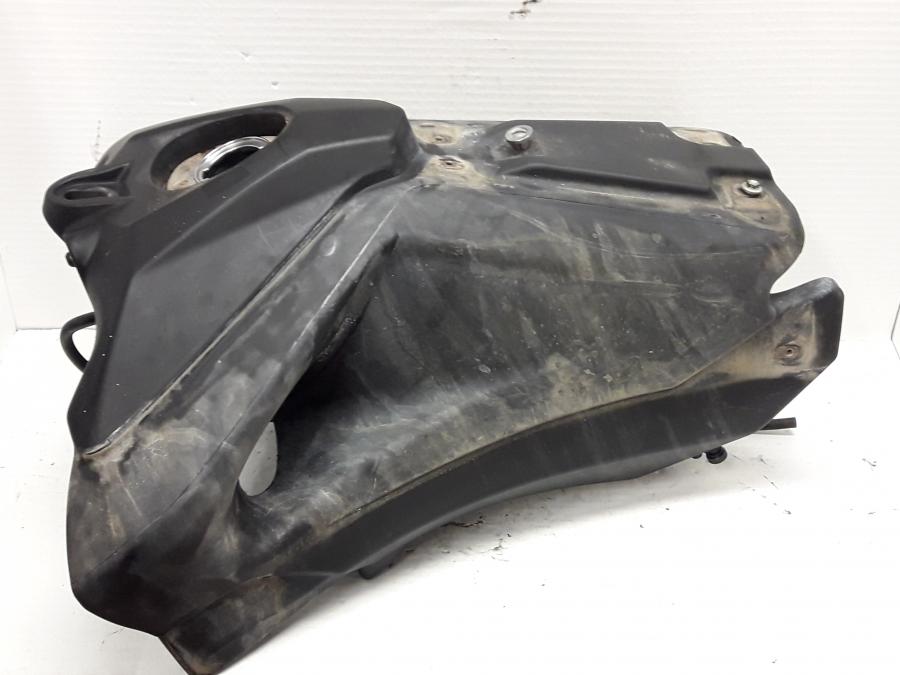 Framsidan på Bensintank från en Husqvarna TE 630 -2011 motorcykel.