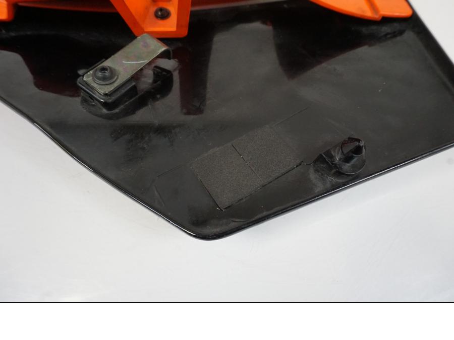 Extrabild1 på Sidkåpa från en KTM RC 390 -2017 motorcykel.