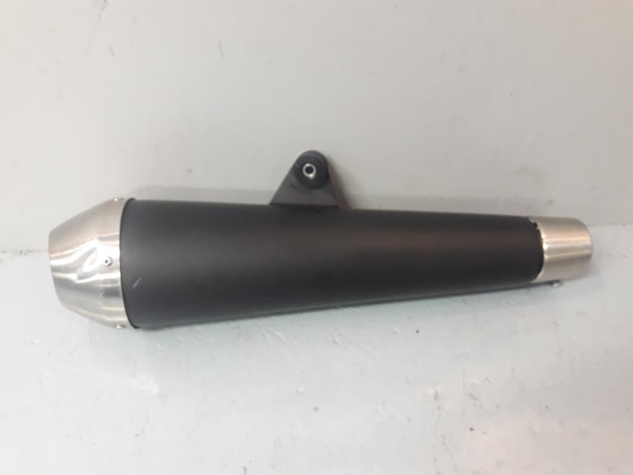 Framsidan på Ljuddämpare från en Triumph Speed Twin -2019 motorcykel.