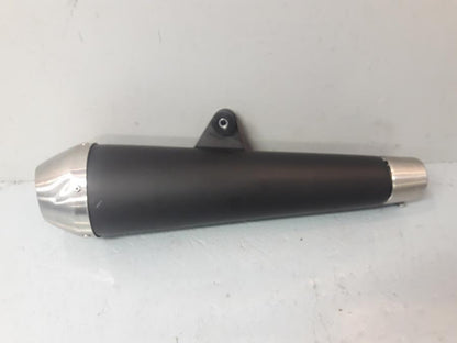 Framsidan på Ljuddämpare från en Triumph Speed Twin -2019 motorcykel.