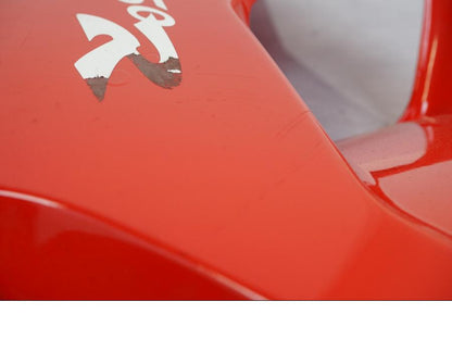 Snett nerifrån på Sidkåpa från en Hyosung GT 650 -2006 motorcykel.