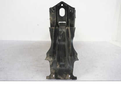 Snett uppifrån på Undertail från en Triumph Tiger -2009 motorcykel.