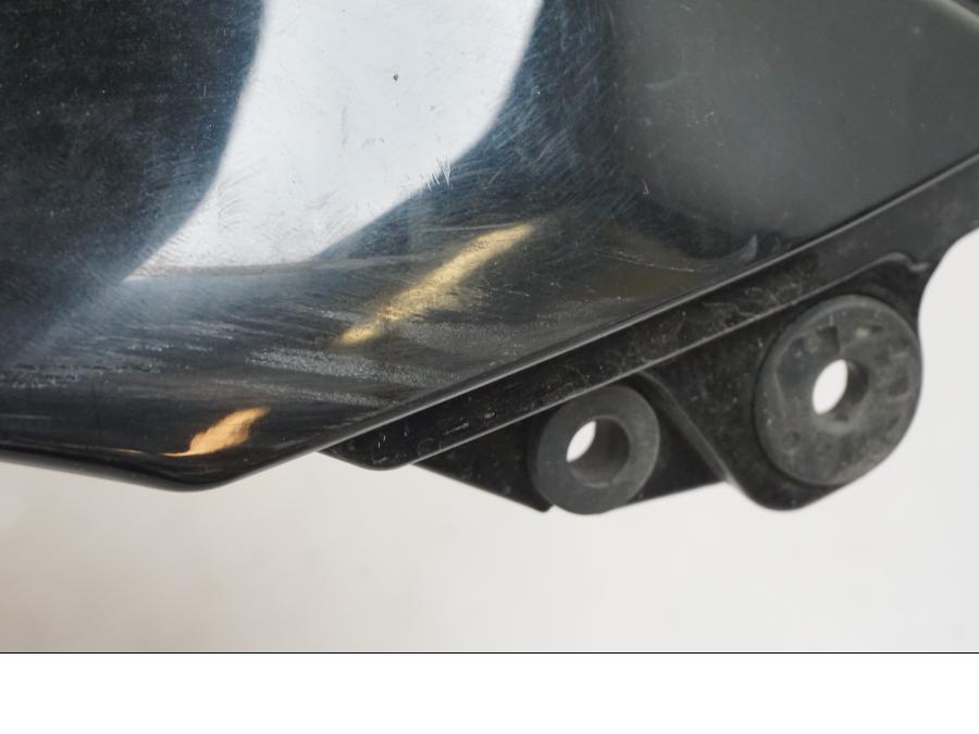 Höger sida på Bakvinge från en Suzuki VZR 1800 -2009 motorcykel.