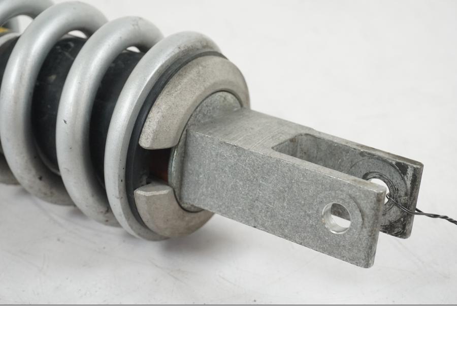 Baksidan på Stötdämpare från en Yamaha MT-07 -2019 motorcykel.