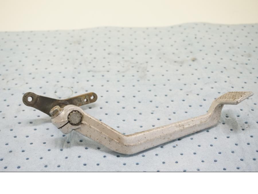 Framsidan på Bromspedal från en Suzuki GSX 550 -1985 motorcykel.