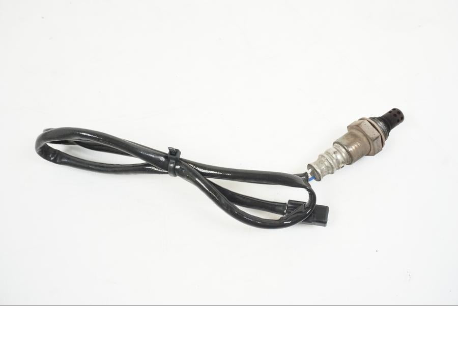 Framsidan på Lambdasond från en Yamaha XJR 1300 -2007 motorcykel.