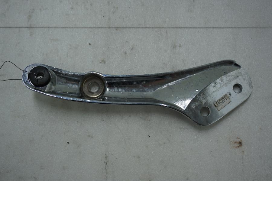 Baksidan på Bakskärmstag från en Triumph Thunderbird 900 -2000 motorcykel.