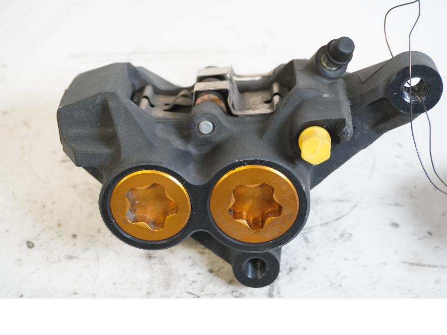 Framsidan på Bromsok från en Yamaha FZ-8 -2011 motorcykel.