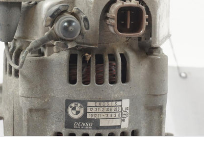 Baksidan på Generator från en BMW R 1200 GS -2005 motorcykel.