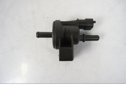 Höger sida på Fuel Evap System från en KTM 790 Duke -2019 motorcykel.