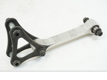 Höger sida på Stötdämparlänkage från en Yamaha YZF R6 -1999 motorcykel.