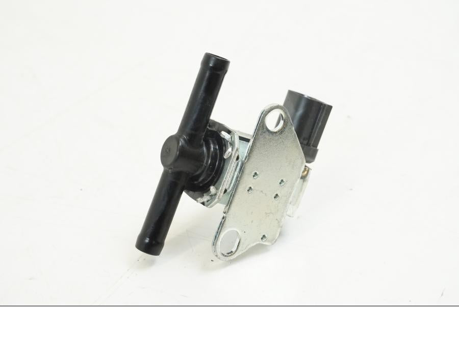 Höger sida på Second Air från en Honda CB 650 F Hornet -2017 motorcykel.