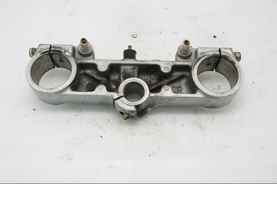 Baksidan på Gaffelkrona från en Ducati Monster 600 -2001 motorcykel.