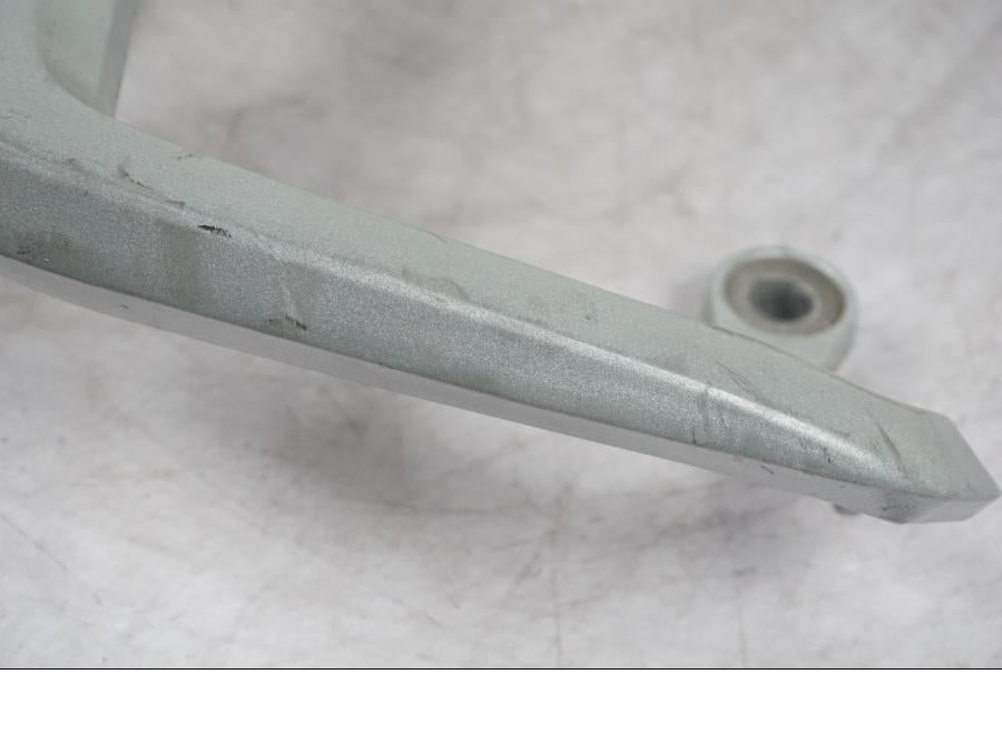 Höger sida på Pakethållare från en Triumph Tiger Explorer -2012 motorcykel.