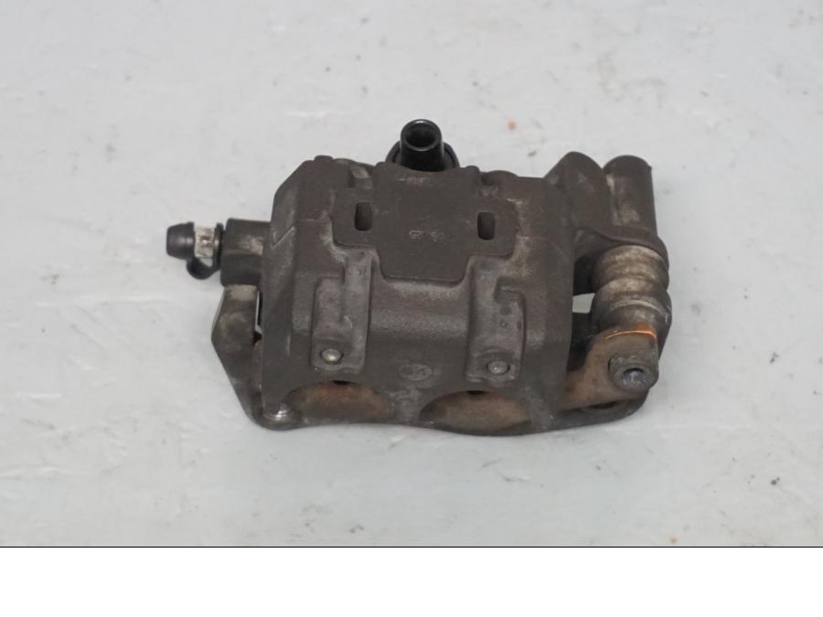 Baksidan på Bromsok från en Triumph Street Twin -2016 motorcykel.