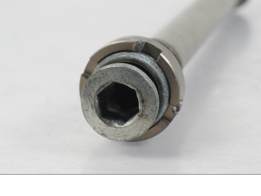 Vänster sida på Axel från en Kawasaki ZX-6R -2005 motorcykel.