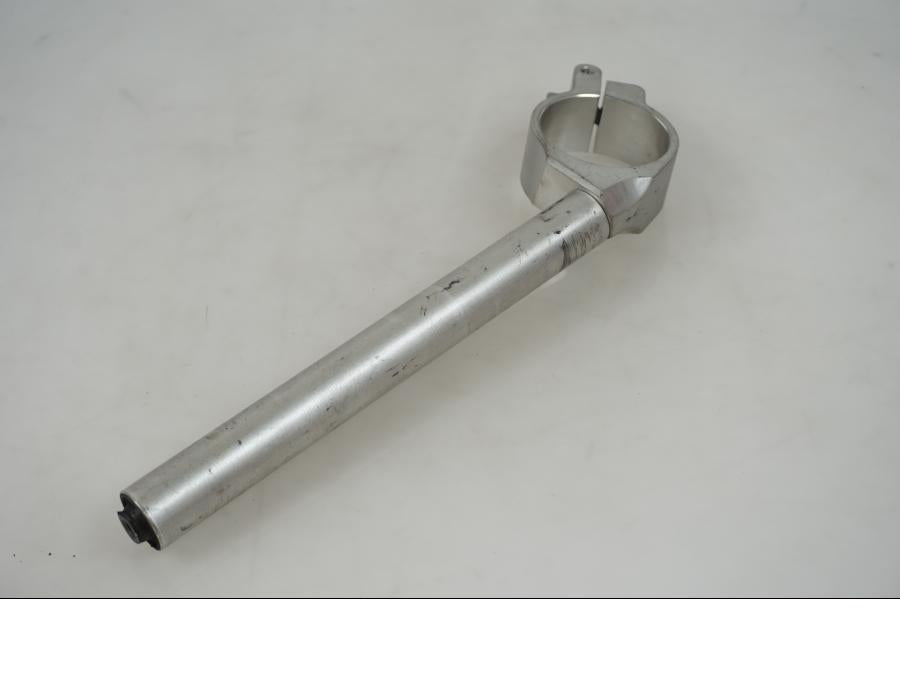 Baksidan på Styre från en Yamaha YZF R6 -2011 motorcykel.