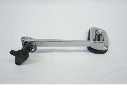 Höger sida på Bromspedal från en Kawasaki VN 900 -2006 motorcykel.