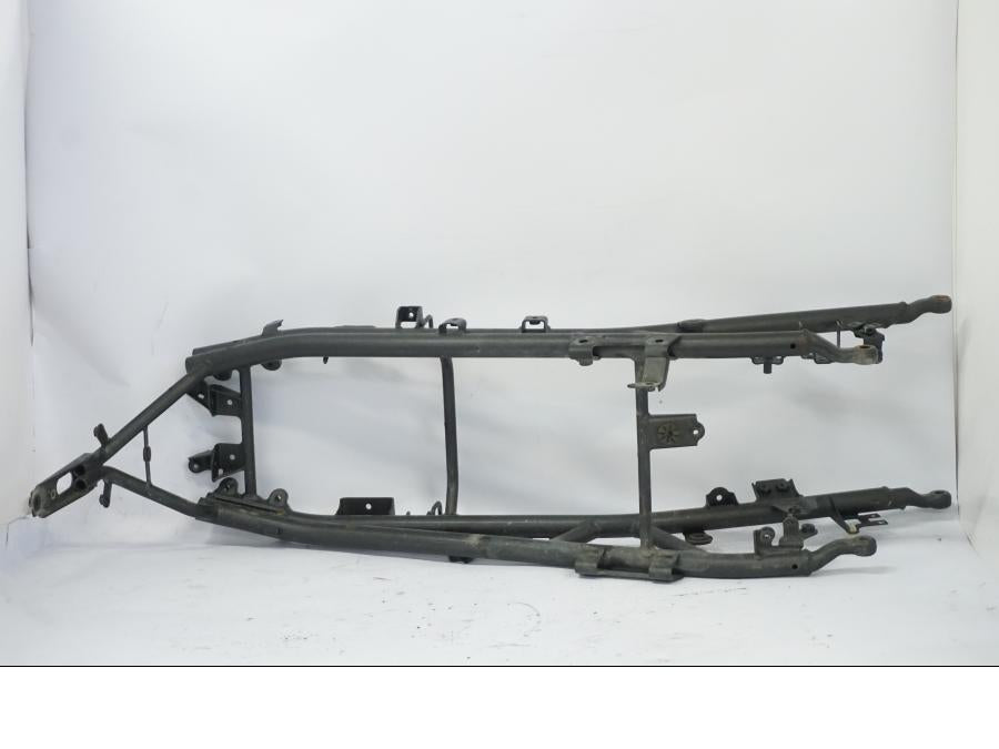 Vänster sida på Bakram från en Honda CB 500 X -2015 motorcykel.