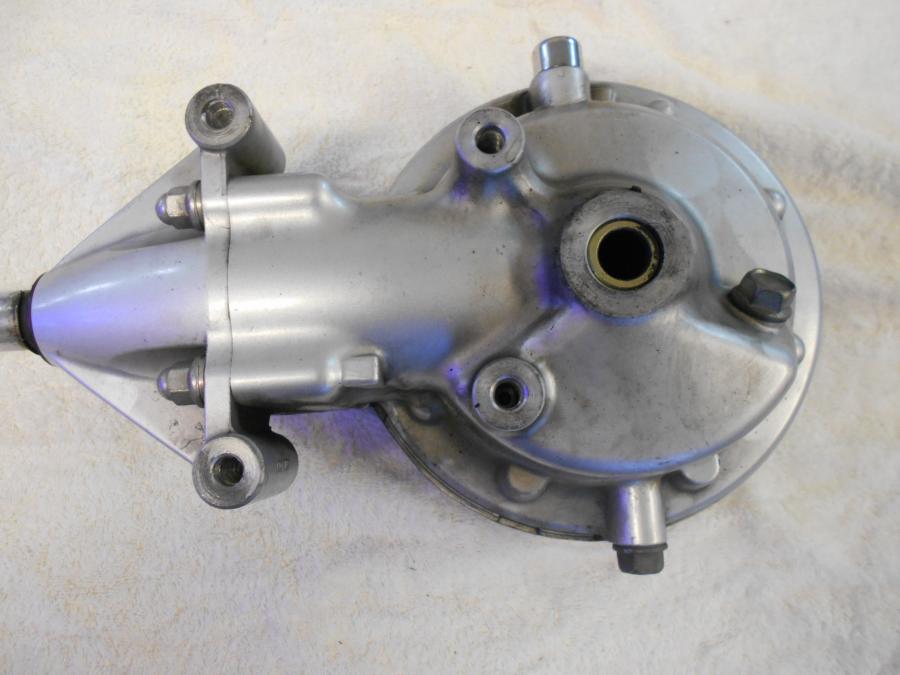 Baksidan på Slutväxel från en Yamaha XVS 1100 -2007 motorcykel.