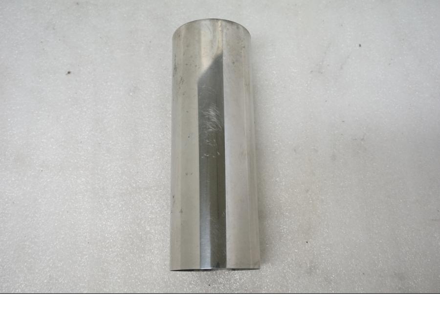 Baksidan på Gaffelbendekor från en Suzuki VL 800 -2004 motorcykel.