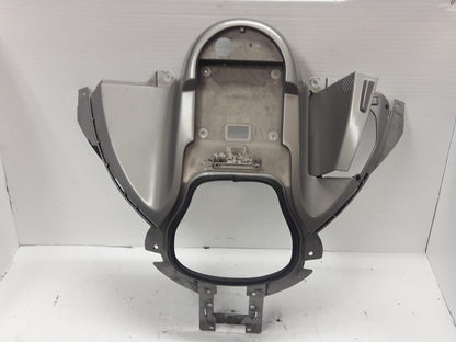 Framsidan på Bensintankskåpa från en BMW K 1200 LT -2006 motorcykel.