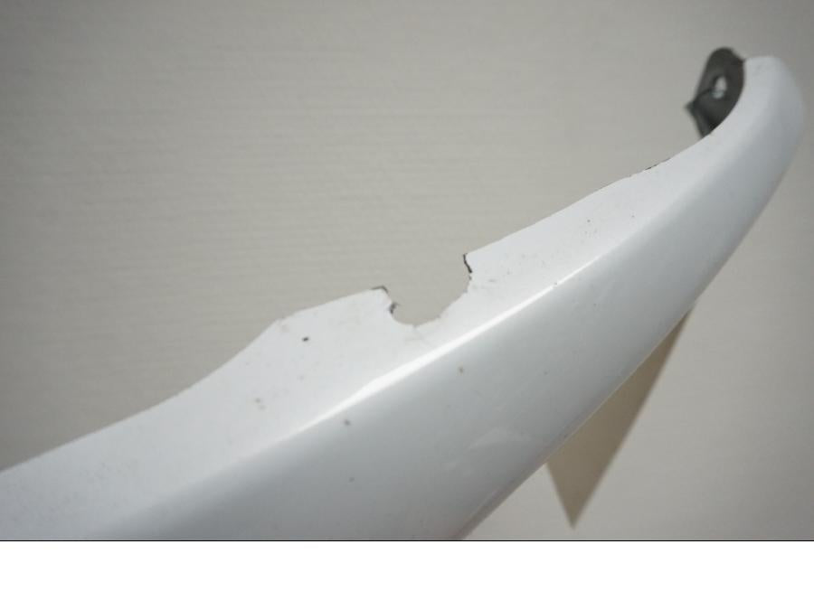 Höger sida på Bakvinge från en Suzuki GSX-R 750 -1996 motorcykel.