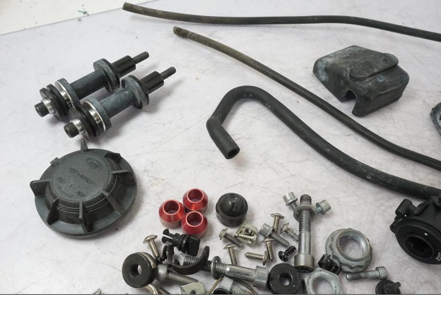 Extrabild6 på Skruv / Mutter etc från en BMW K 1600 GTL -2015 motorcykel.