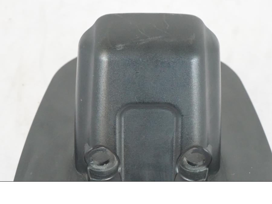 Höger sida på Skylthållare från en BMW R 1100 S -1998 motorcykel.